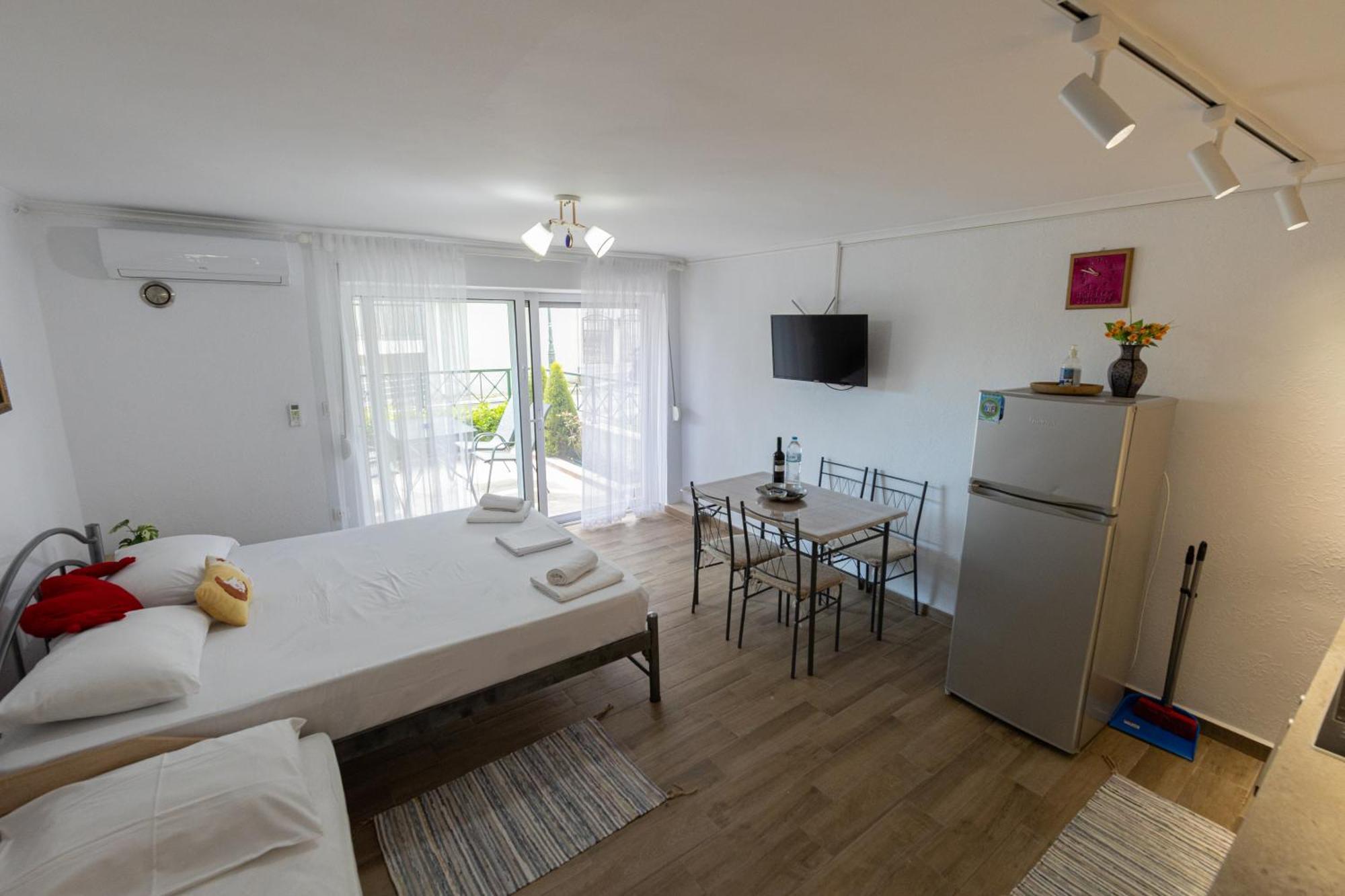 Toli Apartments Kallithea  Экстерьер фото